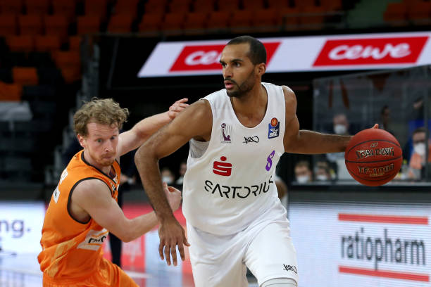 逐渐走到一 逐渐走到一